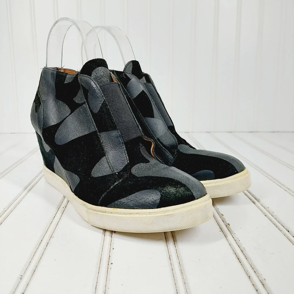 Linea Paolo Felicia Wedge Camo Black and Gray Slip On Wedge Sneakers F589